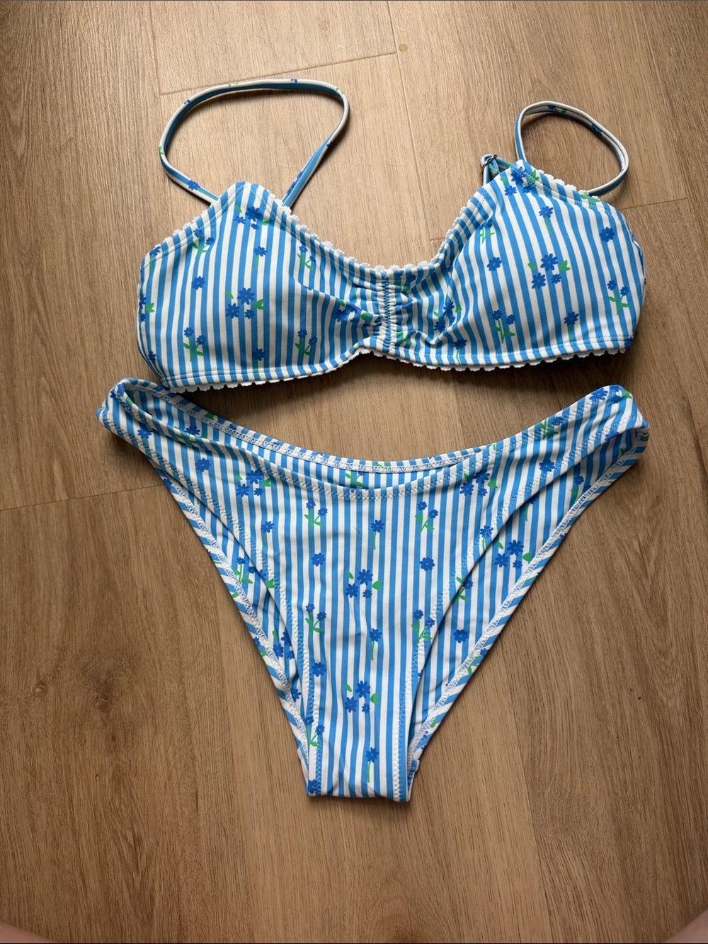 Honey Swim Posie Laced Bralette top and classic bottoms size medium
